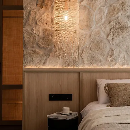 Πανσιόν La Roca Garden & Adults Only 4*