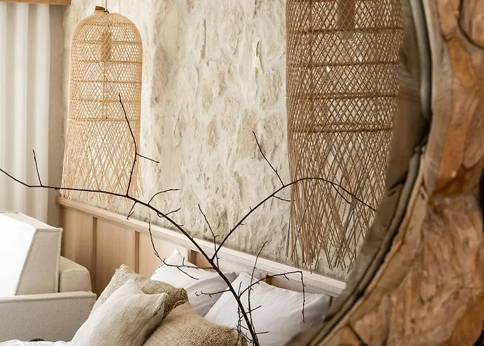 La Roca Garden & Adults Only